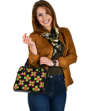 Load image into Gallery viewer, Black With Retro Flower Pattern Handbag Purse