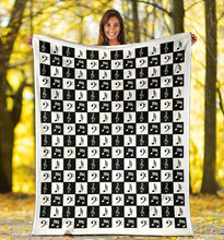 Load image into Gallery viewer, Black and White Checkered Music Note Pattern Fleece Throw Blanket With White Border